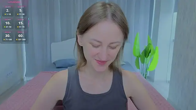 LuluChiiii online show from September 25, 9:46 am