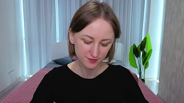 LuluChiiii online show from October 12, 10:47 am