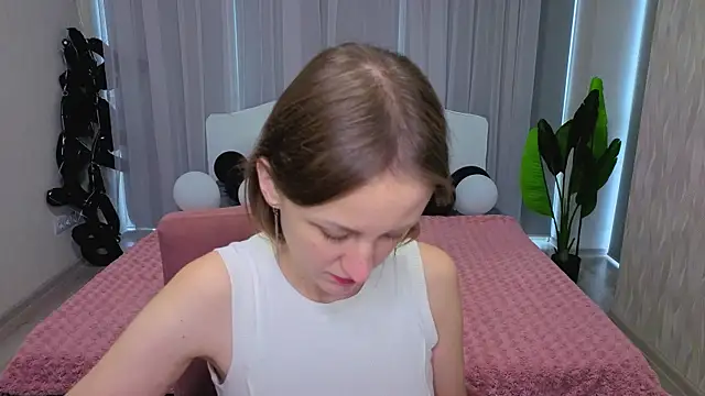 LuluChiiii online show from November 8, 10:48 am