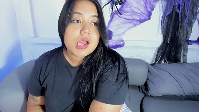 Snapshot of Sexxchubby chatting on October 31, 9:05 pm Sexxchubby online show from October 31, 9:05 pm