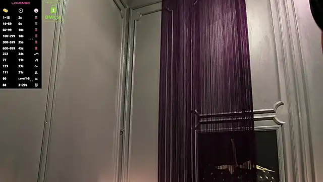 Snapshot of OliverSport chatting on December 4, 4:44 am OliverSport online show from December 4, 4:44 am