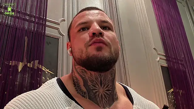 Snapshot of OliverSport chatting on December 15, 4:00 pm OliverSport online show from December 15, 4:00 pm