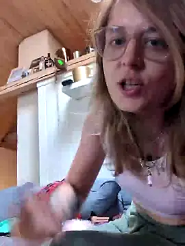 Snapshot of marijacucu chatting on July 24, 6:55 am marijacucu online show from July 24, 6:55 am
