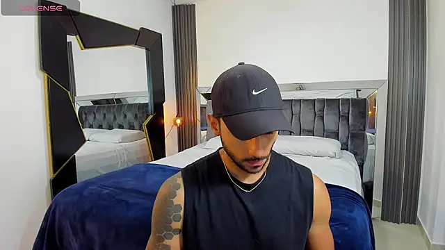 MARC THOMPSON  online show from November 3, 11:37 pm