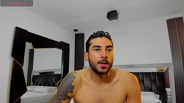 MARC THOMPSON  online show from November 9, 2:54 am