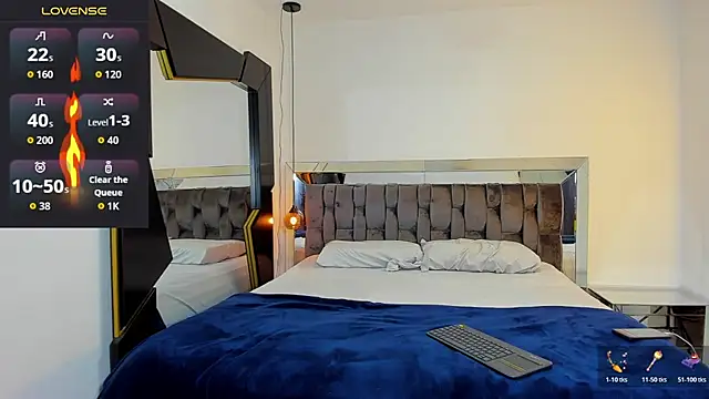 MARC THOMPSON  online show from December 1, 3:39 pm