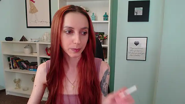 Julia Jae online show from October 28, 6:39 am