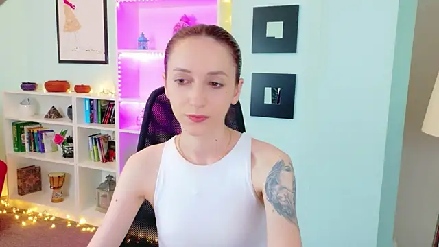 Snapshot of Julia_Jae chatting on June 15, 6:59 am Julia Jae online show from June 15, 6:59 am