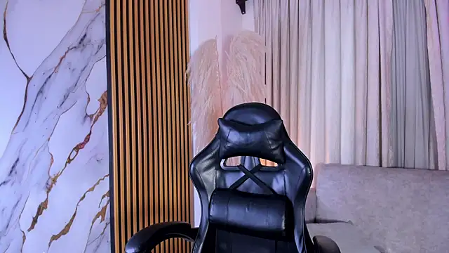 JulienSaint online show from February 16, 12:12 pm