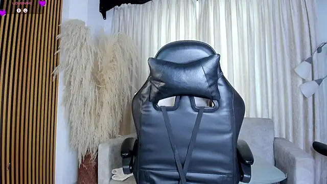 JulienSaint online show from June 16, 11:46 am
