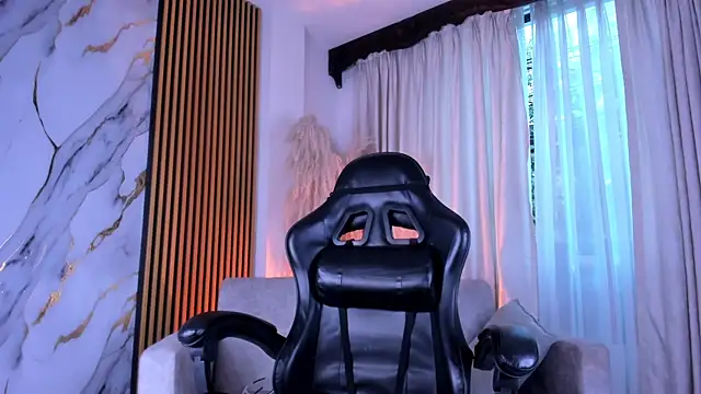 JulienSaint online show from June 28, 11:27 am