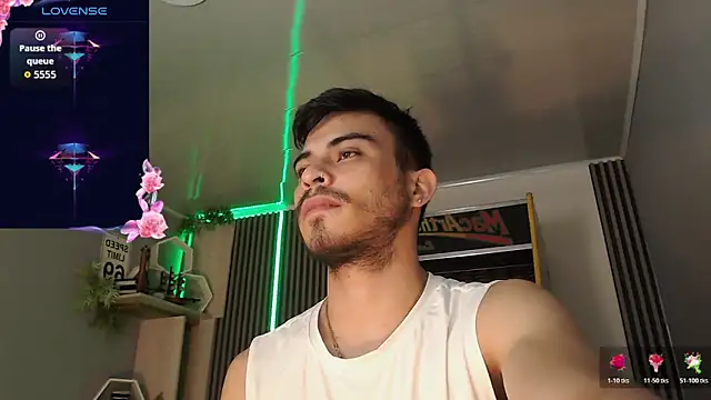 Snapshot of Bastian_MCcormick chatting on December 15, 11:47 am Bastian MCcormick online show from December 15, 11:47 am