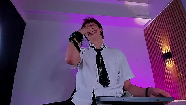 Snapshot of IM_DAREN chatting on October 28, 11:47 am IM DAREN online show from October 28, 11:47 am