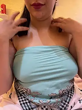 Snapshot of Bold-arabic-vibes chatting on December 3, 2:37 pm Bold-arabic-vibes online show from December 3, 2:37 pm