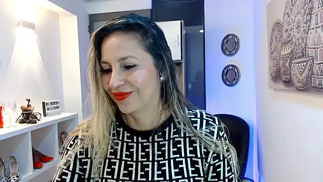 DianaPearls online show from May 11, 10:32 am