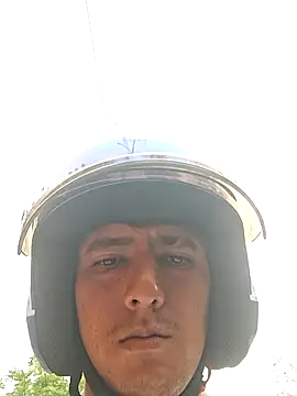 Snapshot of Joel4518 chatting on April 15, 1:51 pm Joel4518 online show from April 15, 1:51 pm