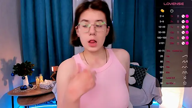 BellaCaress online show from December 16, 2:49 am