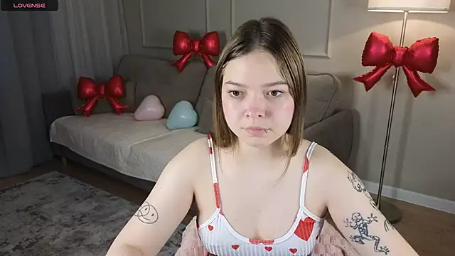 patriciapink online show from February 11, 8:08 am