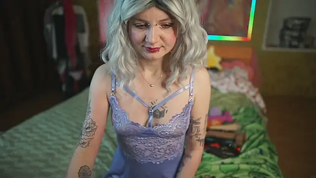 Snapshot of Dia_Angel chatting on February 16, 8:27 pm Dia Angel online show from February 16, 8:27 pm