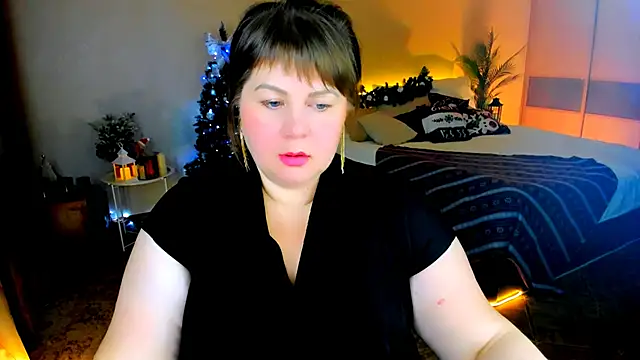 Snapshot of CrystaalStaar chatting on December 13, 7:53 pm CrystaalStaar online show from December 13, 7:53 pm