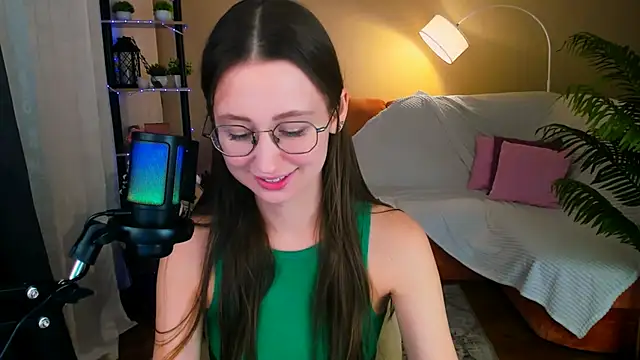 YourLovellyStory online show from December 1, 4:34 pm