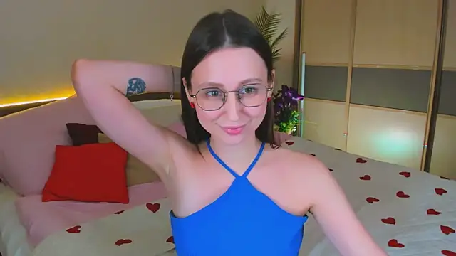 YourLovellyStory online show from March 10, 2:00 pm