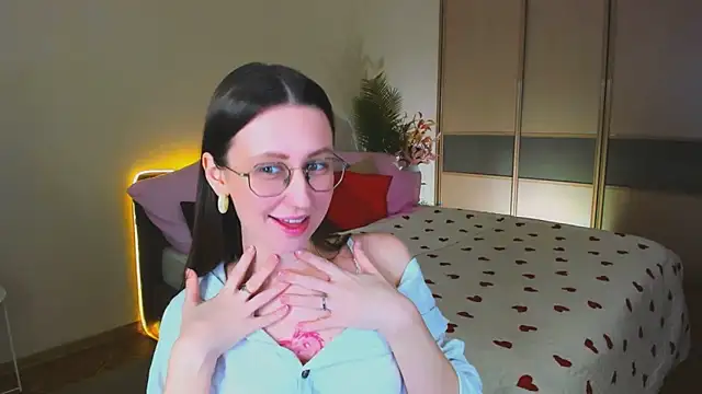 YourLovellyStory online show from April 26, 12:36 pm