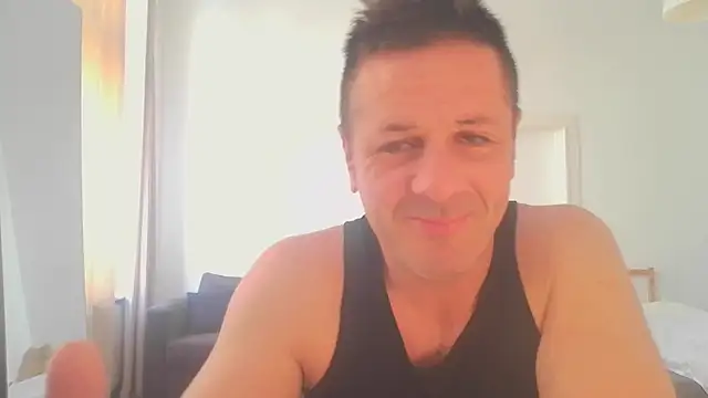 Snapshot of SwimAround2025 chatting on July 21, 12:51 pm SwimAround2025 online show from July 21, 12:51 pm