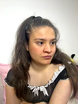 Snapshot of Emilyybennet_ chatting on November 15, 12:30 am Emilyybennet online show from November 15, 12:30 am