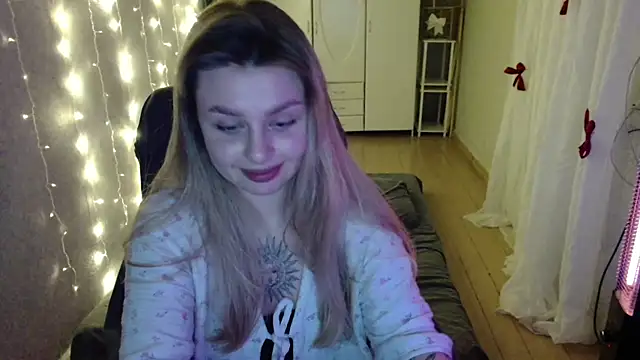 AngelicaHollywood online show from December 21, 8:27 pm