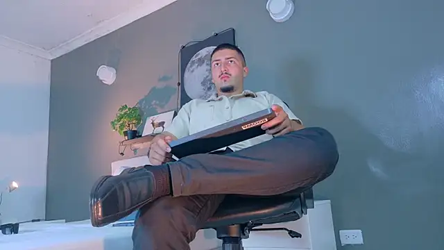 MrFox   online show from November 21, 7:56 pm