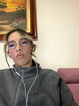 Snapshot of Emilia_Bons chatting on September 19, 2:02 am Emilia Bons online show from September 19, 2:02 am