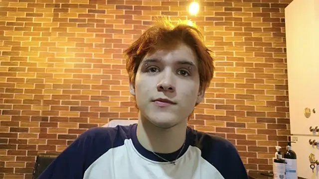 Snapshot of oliver_big19 chatting on October 17, 11:35 am oliver big19 online show from October 17, 11:35 am