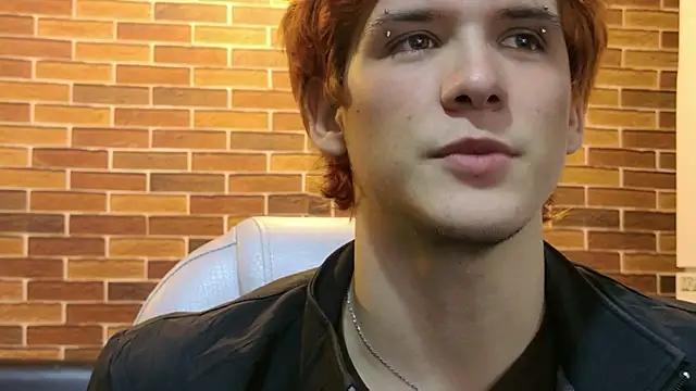 Snapshot of oliver_big19 chatting on October 20, 11:43 am oliver big19 online show from October 20, 11:43 am