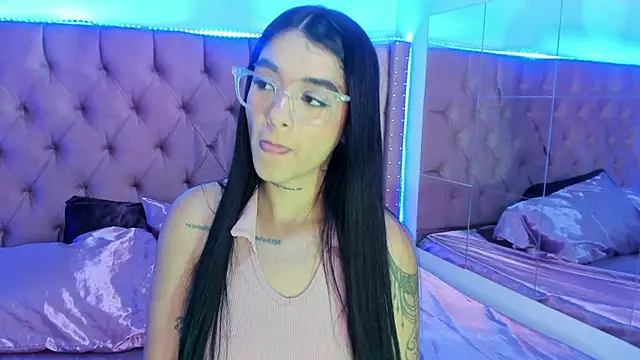 Snapshot of sara_ramirez01 chatting on September 9, 1:27 am sara ramirez01 online show from September 9, 1:27 am