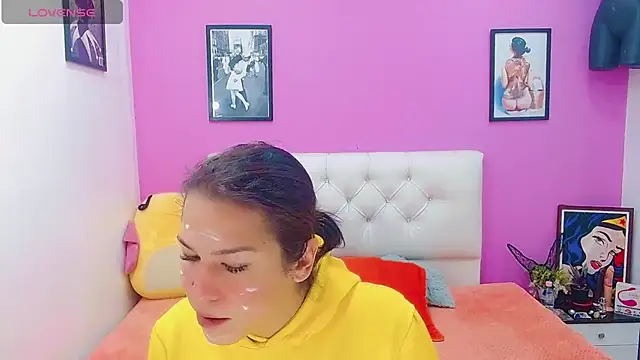 Snapshot of Azley_sweet chatting on November 4, 4:39 pm Azley sweet online show from November 4, 4:39 pm