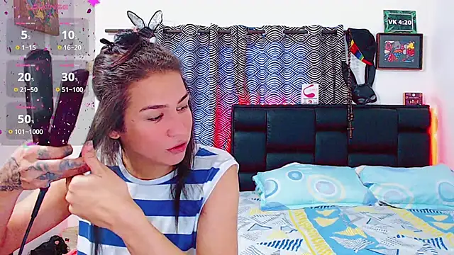 Snapshot of Azley_sweet chatting on December 5, 12:47 pm Azley sweet online show from December 5, 12:47 pm