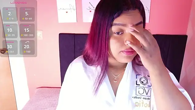 curvybrunnett online show from March 14, 12:32 pm