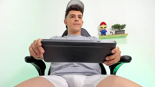 Mikecooper online show from November 12, 11:25 pm