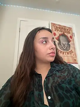 Snapshot of CharmingMaddie chatting on October 24, 2:57 pm CharmingMaddie online show from October 24, 2:57 pm