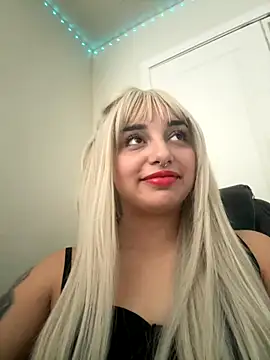 Snapshot of CharmingMaddie chatting on October 28, 3:25 pm CharmingMaddie online show from October 28, 3:25 pm