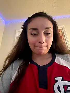 Snapshot of CharmingMaddie chatting on November 5, 3:17 am CharmingMaddie online show from November 5, 3:17 am