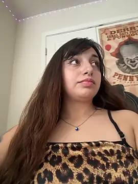 Snapshot of CharmingMaddie chatting on November 9, 5:44 pm CharmingMaddie online show from November 9, 5:44 pm