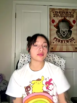 Snapshot of CharmingMaddie chatting on December 14, 8:57 pm CharmingMaddie online show from December 14, 8:57 pm