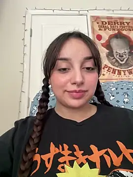 CharmingMaddie online show from February 11, 5:29 pm