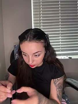 CharmingMaddie online show from April 27, 4:49 pm