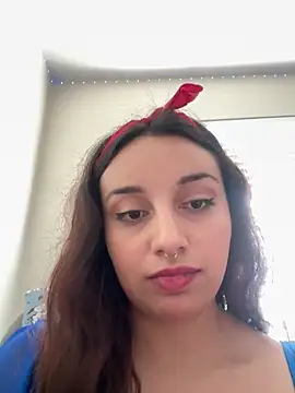 CharmingMaddie online show from April 28, 5:40 pm