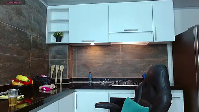 Violett Salvatore online show from February 27, 9:37 pm