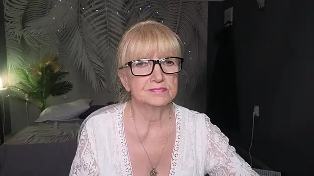 Snapshot of Sabina_Ros chatting on April 17, 7:22 am Sabina Ros online show from April 17, 7:22 am