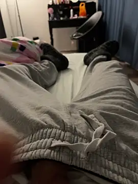 Snapshot of Frankieyyy1 chatting on December 4, 8:17 pm Frankieyyy1 online show from December 4, 8:17 pm